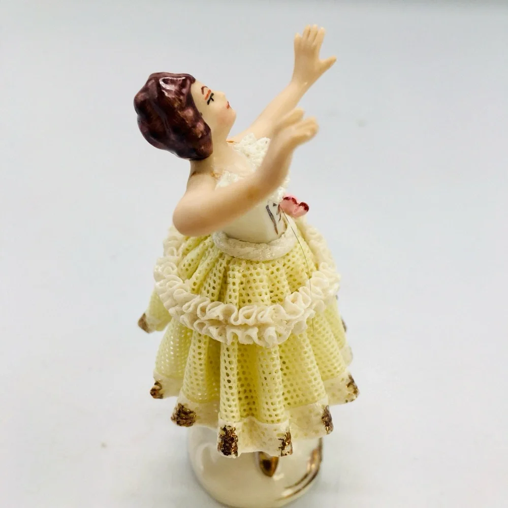 RARE VTG Dresden Germany Porcelain Dancing Ballerina Yellow Lace Dress Figurine